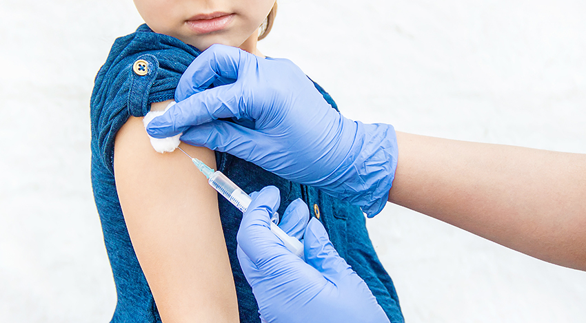 Vaccination of girl